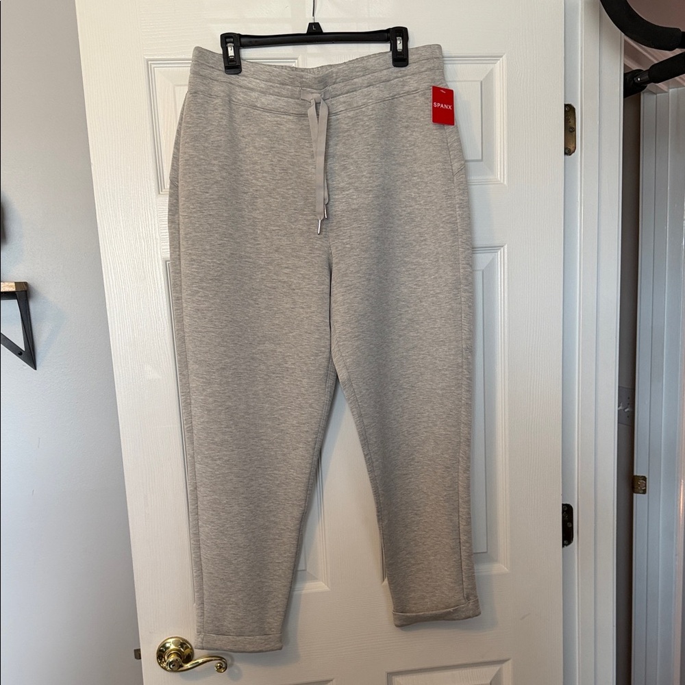 NWT: SPANX Air Essentials Light Gray Tapered Pant, 1X